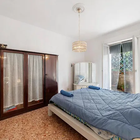 Next To 5 Terre Apartment