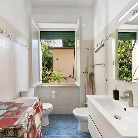 Next To 5 Terre Apartment *